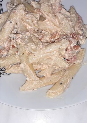 O poză a rețetei Penne Cu roșii și brânză feta.