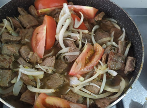 Una foto de Lomo saltado