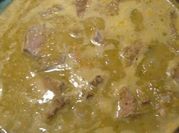 Una foto de lengua en salsa de tomate