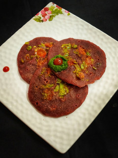 रागी - चुकंदर डोसा (Ragi chukandar dosa recipe in hindi) रेसिपी मुख्य फोटो