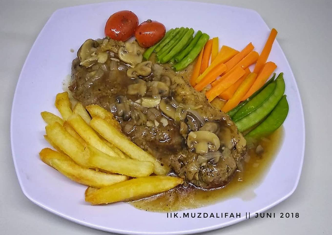 Homemade Sirloin Steak with Mushroom Sauce