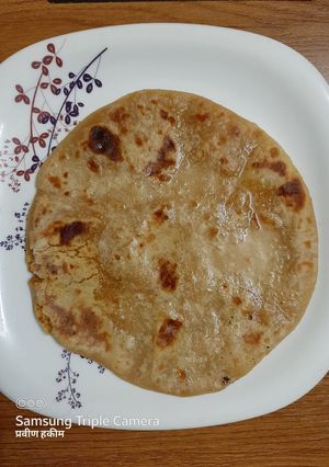 A picture of गुळ-जायफळ पुरणपोळी.