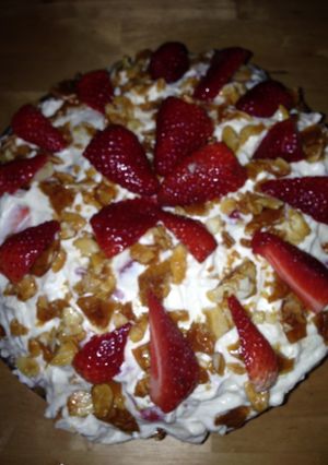 Epres- mascarpones torta grillázzsal recept fotója