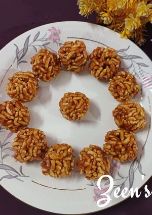 A picture of Puffed Rice Laddoos.