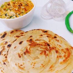 A picture of Lachcha paratha.
