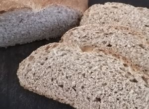 Una foto de Pan de harina integral simple