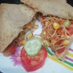 A picture of Noodles Sandwich.