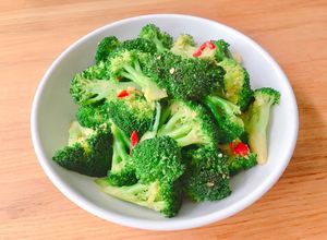 Hình của món 🌱 Bông Cải Xanh Xào Tỏi.