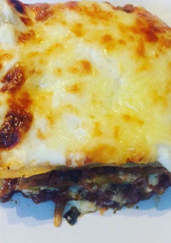 Una foto de Lasaña de verduras y carne picada