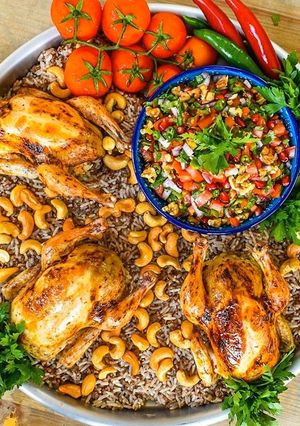 صورة لوصفة دجاج محشي وسلطة ناعمة (فلاحي)