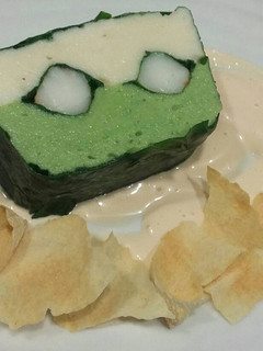 Una foto de Pastel de merluza y langostinos