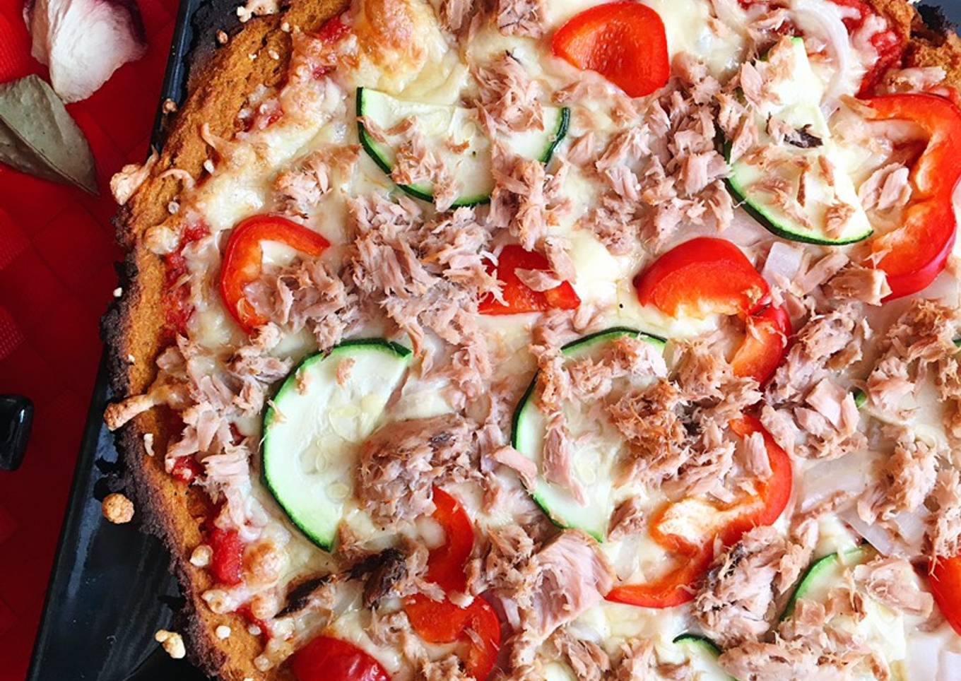 Pizza de atún con base de boniato (sin gluten)