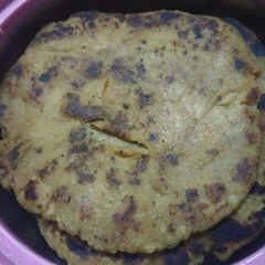 A picture of Aloo paratha.