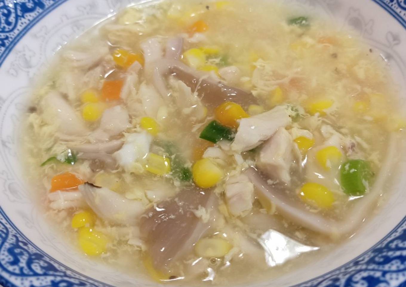Sup ayam jamur dan jagung manis