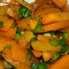 A picture of Gajar or matar ka bhujiya.