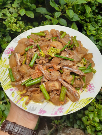Cara Gampang Membuat Oseng kikil cabe ijo (+ teri + bunga bawang) Enak