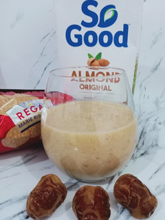 Foto resep Susu Kurma Marie (Susu Almond, Kurma, Marie Regal)
