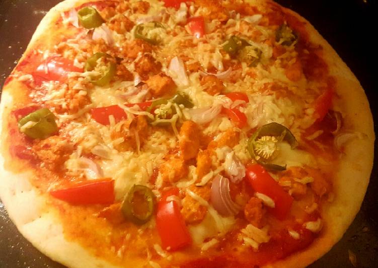 Simple Way to Prepare Speedy Homemade Chicken Tikka Pizza 😀