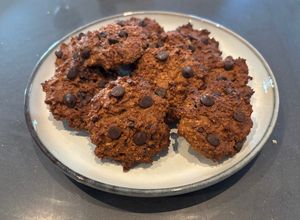 Foto principal de Galletas integrales de avena y chocolote (casi sin azúcar)