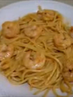 Una foto de Espaguetis con camarones