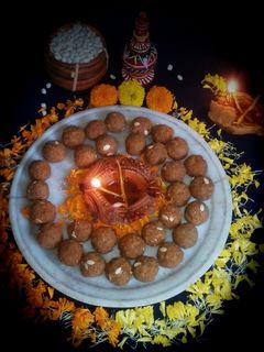 গুড়ের  নারকেল  নাড়ু(gurer narkel naru recipe in Bengali) রেসিপির প্রধান ছবি