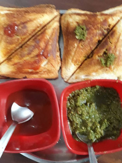 भुना हुआ सैंडविच (Roasted Sandwich recipe in hindi) रेसिपी मुख्य फोटो