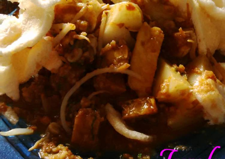 Kupat/Lontong Tahu