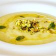 Sopa de melón con menta y pistachos