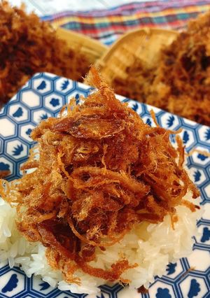 A picture of Thai Street Food • Fried Shredded Pork with Crispy Shallot •Thai Street Vendor food | ThaiChef Food.