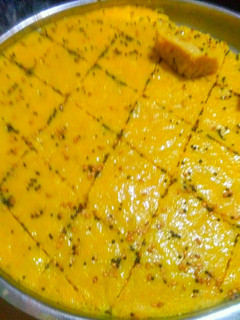 सूजी बेसन ढोकला (suji besan dhokla recipe in Hindi) रेसिपी मुख्य फोटो