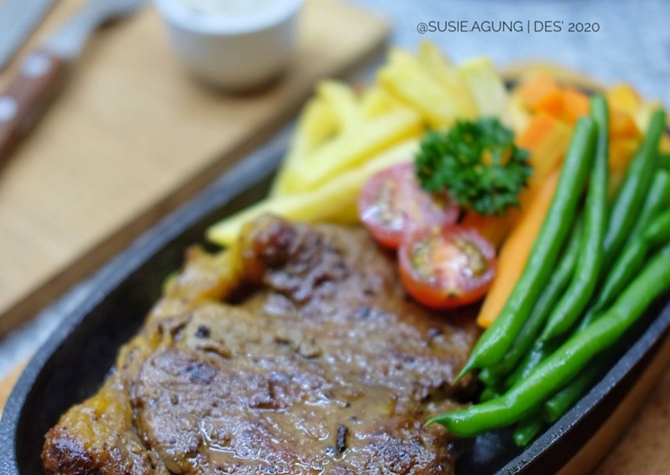 Sirloin steak with mushroom sauce