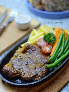 Foto resep Sirloin steak with mushroom sauce