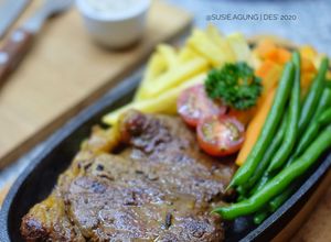 Foto resep Sirloin steak with mushroom sauce