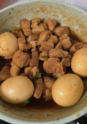 Hình của món Thịt kho trứng.