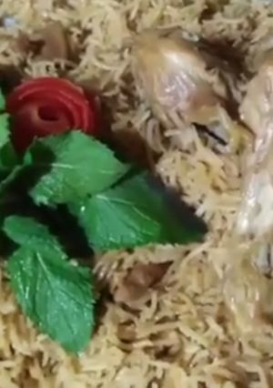 A picture of Chicken pulao😊.