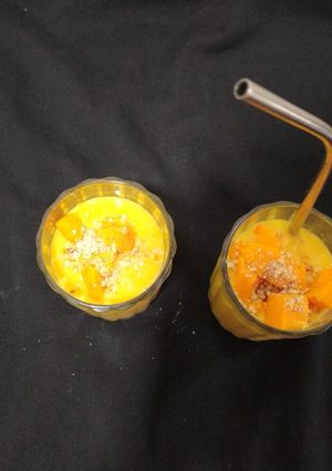 મેગો મિલ્ક શેક (Mango Milk shake Recipe In Gujarati) રેસીપી મુખ્ય ફોટો