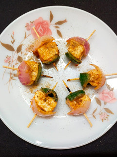 पनीर टिक्का (paneer tikka recipe in Hindi) रेसिपी मुख्य फोटो