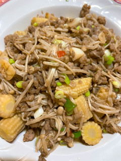 金菇玉筍炒肉末 的食譜成品照片
