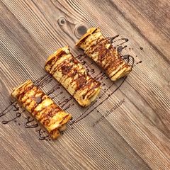A picture of French toast roll up.