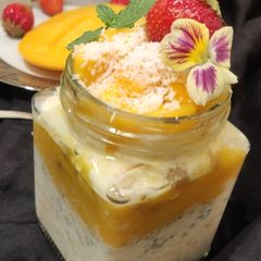 A picture of Mango coconut overnight jar.