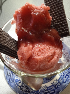 Una foto de Helado de 🍓🍓frutillas 🍓🍓a la🍊🍊 naranja🍊🍊🍊🐝🐞🦋