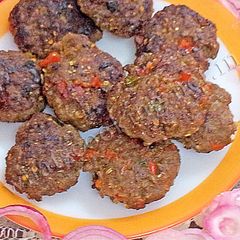 A picture of Chapli Kebab.