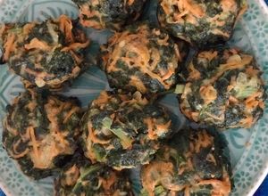 Una foto de Buñuelos de Kale y zanahoria (salen 10 aprox)