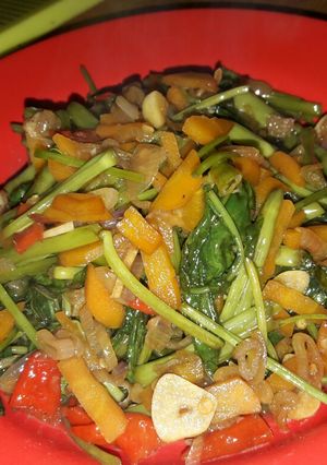 Foto resep Tumis kangkung pedas rasa terasi ala ala mama Naraya 😊