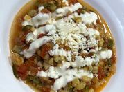 Una foto de calabacitas con elote
