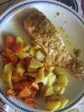 Salmone con semi e patate al forno