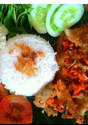 Foto resep Ayam penyet...sambal pedas...pedasss😥😥huuhh..haaahh