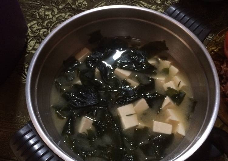 Cara Gampang Menyiapkan Sup Miso dengan Dashi Anti Gagal