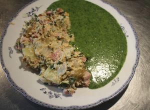 Una foto de Tortillón Racinguista y salsa blanca verdolaga