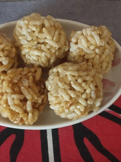 મમરા નાં લાડુ (Mamara Ladoo Recipe In Gujarati) રેસીપી મુખ્ય ફોટો